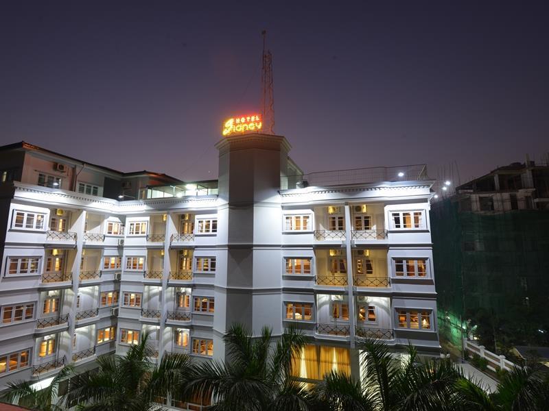 Hotel Sidney Yangon Esterno foto